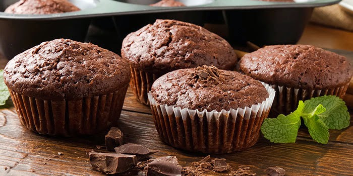 Chocolate Peppermint Muffins, healthy recipe for your holiday party, www.HealthyFitFocused.com 