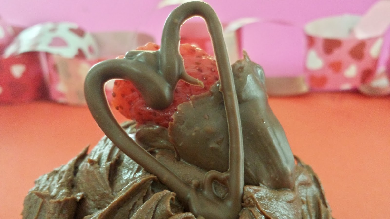 chocolate covered strawberry cupcake