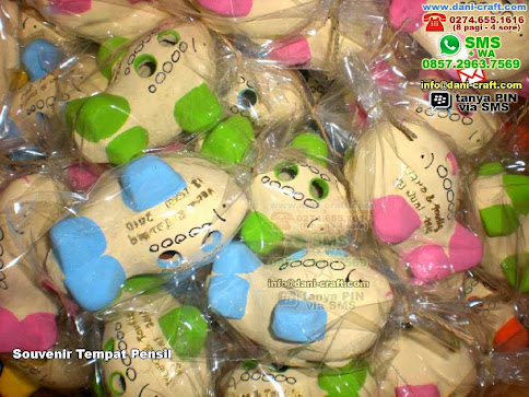 Souvenir Tempat Pensil Clay Jogja