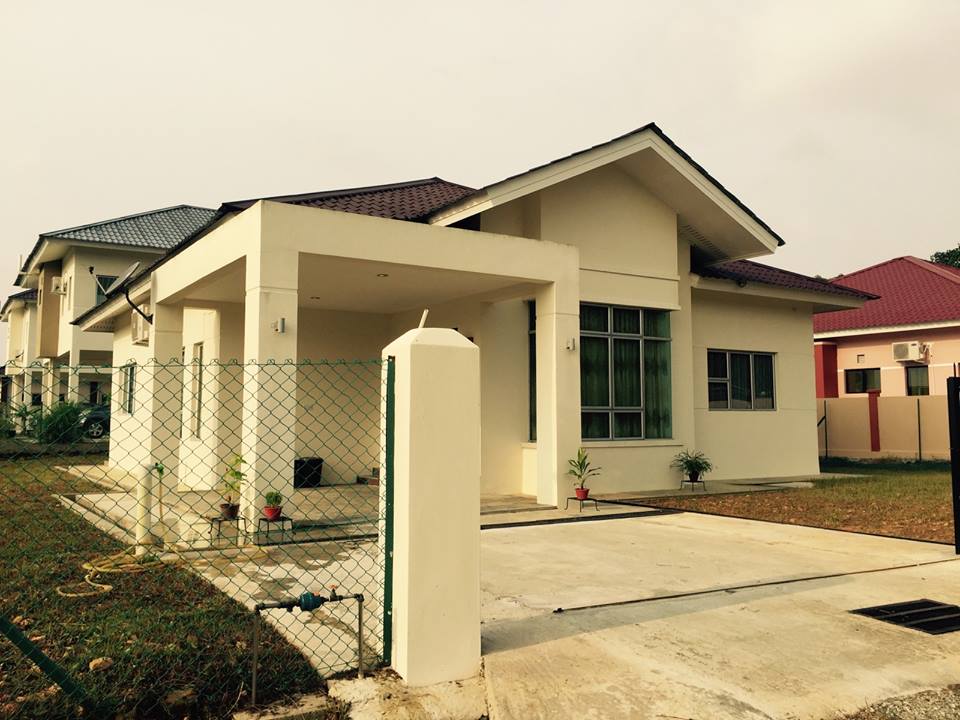 Brunei House (bunglow) for rent/ sale Kg Selayun Sengkurong Miri