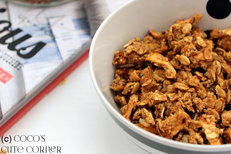 Granola with Apricot and Apples