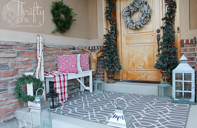 Christmas decorating ideas for outdoors and a porch #DamageFreeDIY