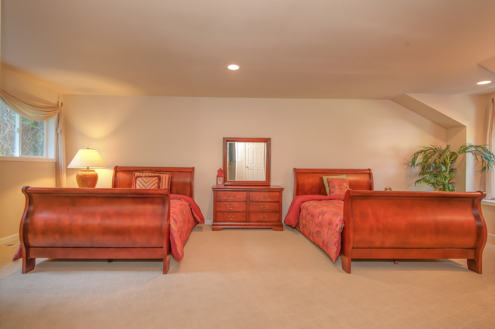 Mercer Island Views Bedroom in the Guest Suite. Two Queen Size Beds