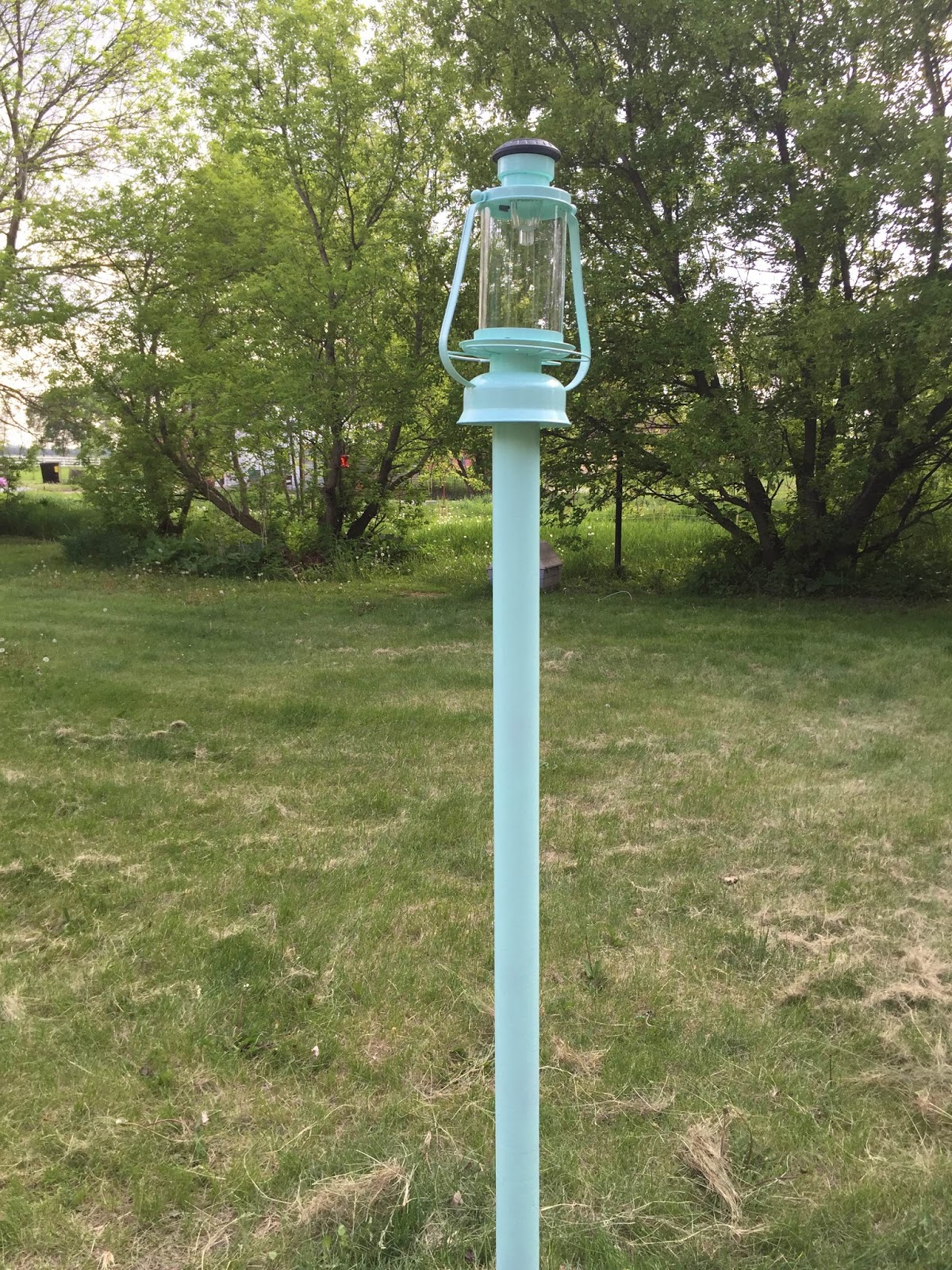 DIY Lamp Post The Dabbling Crafter