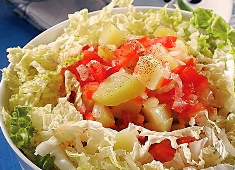 Salada de Acelga com Chuchu e Tomate (vegana)