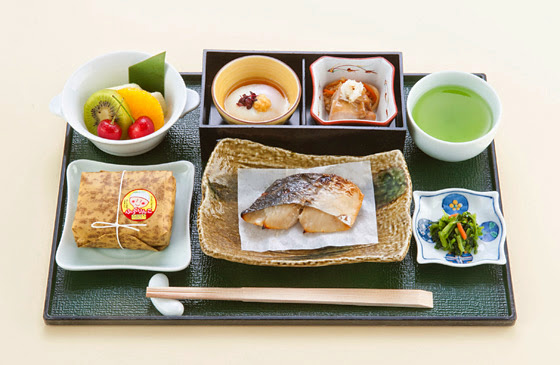 JAL Domestic First Class mid June breakfast menu.