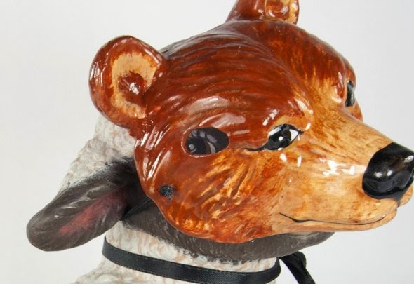 As surreais esculturas com animais híbridos de porcelana de Debra Broz Debra Broz esculturas porcelanas cerâmica surreais kitsch animais modificados vintage