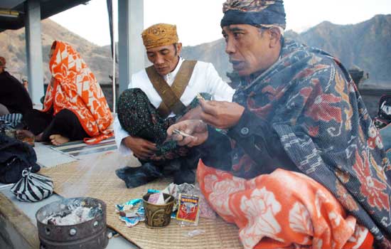 budaya suku tengger di kawasan gunung bromo pariwisata indonesia budaya suku tengger di kawasan gunung bromo pariwisata indonesia