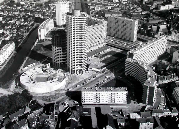 Rennes - Tours "Les Horizons"  Architecte: Georges Maillols  Construction: 1970-1971