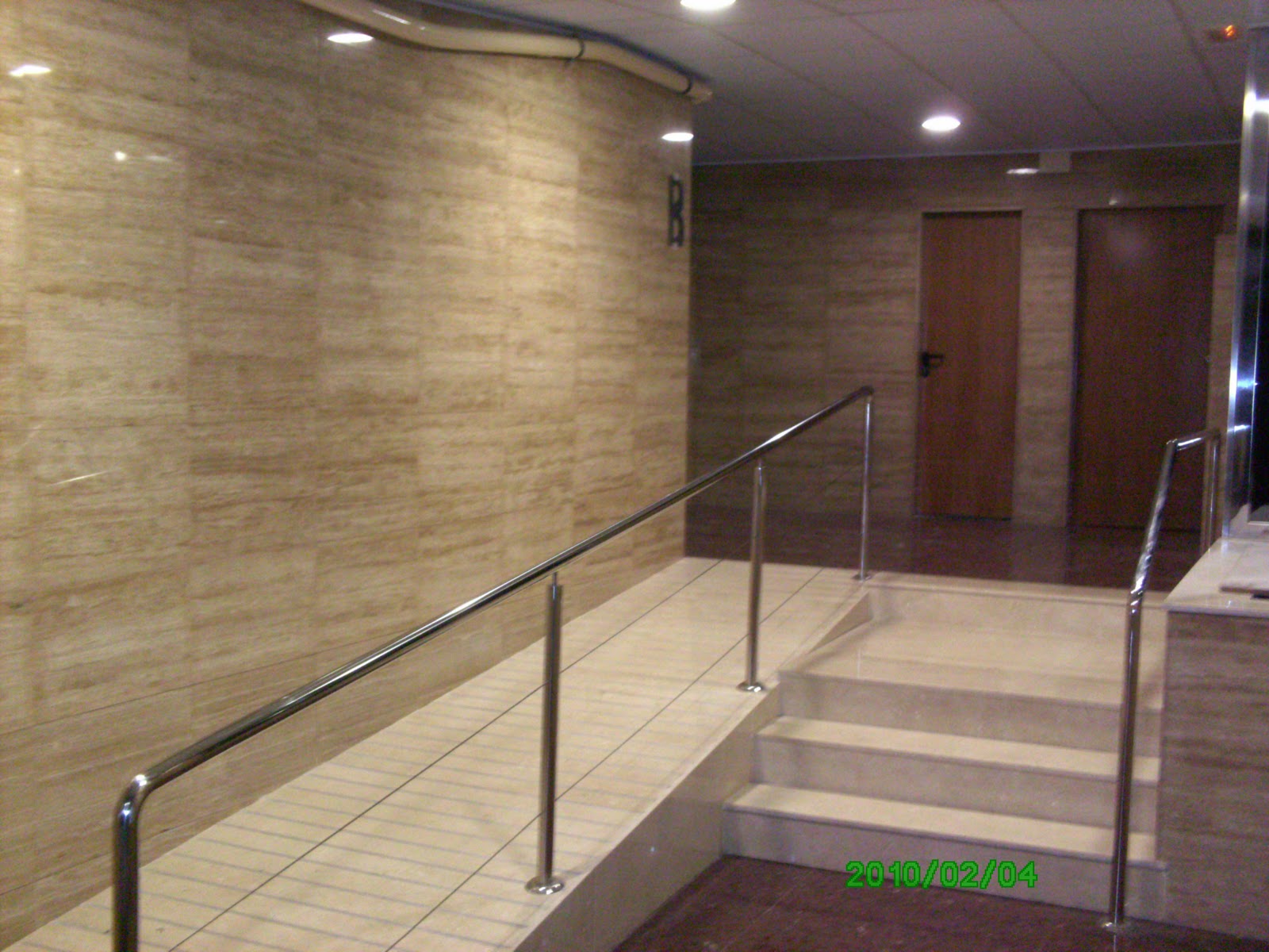 Rehabilitaciones y Reformas EDUAL: Vestíbulo comunidades.