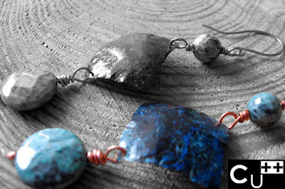 Orecchini di rame e agata con patina blu