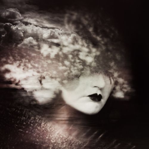 Kamina Cox-Palmer (ishkamina) fotografia photoshop sombria surreal