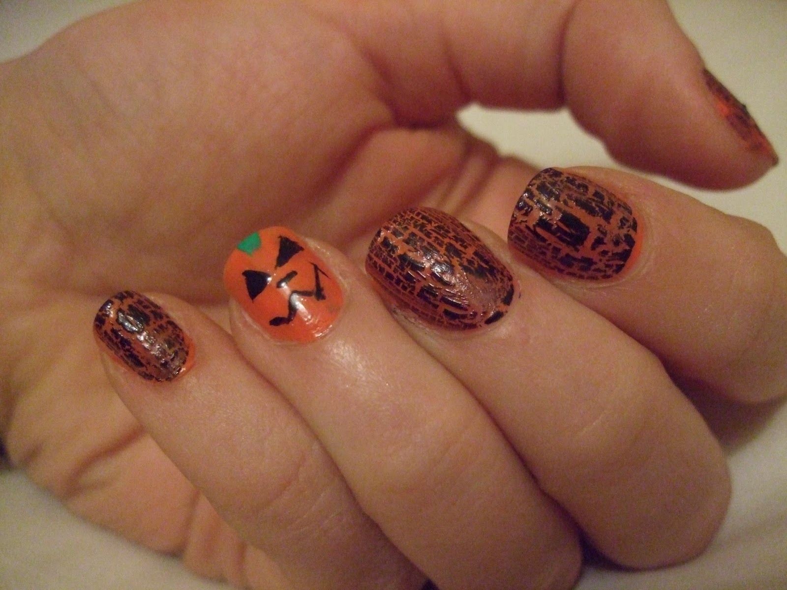 For the ring finger I used a black nail art paint to paint on the details of For the ring finger I used a black nail art paint to paint on the details of
