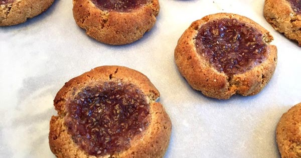 linzer tarts with almond flour linzer tarts with almond flour