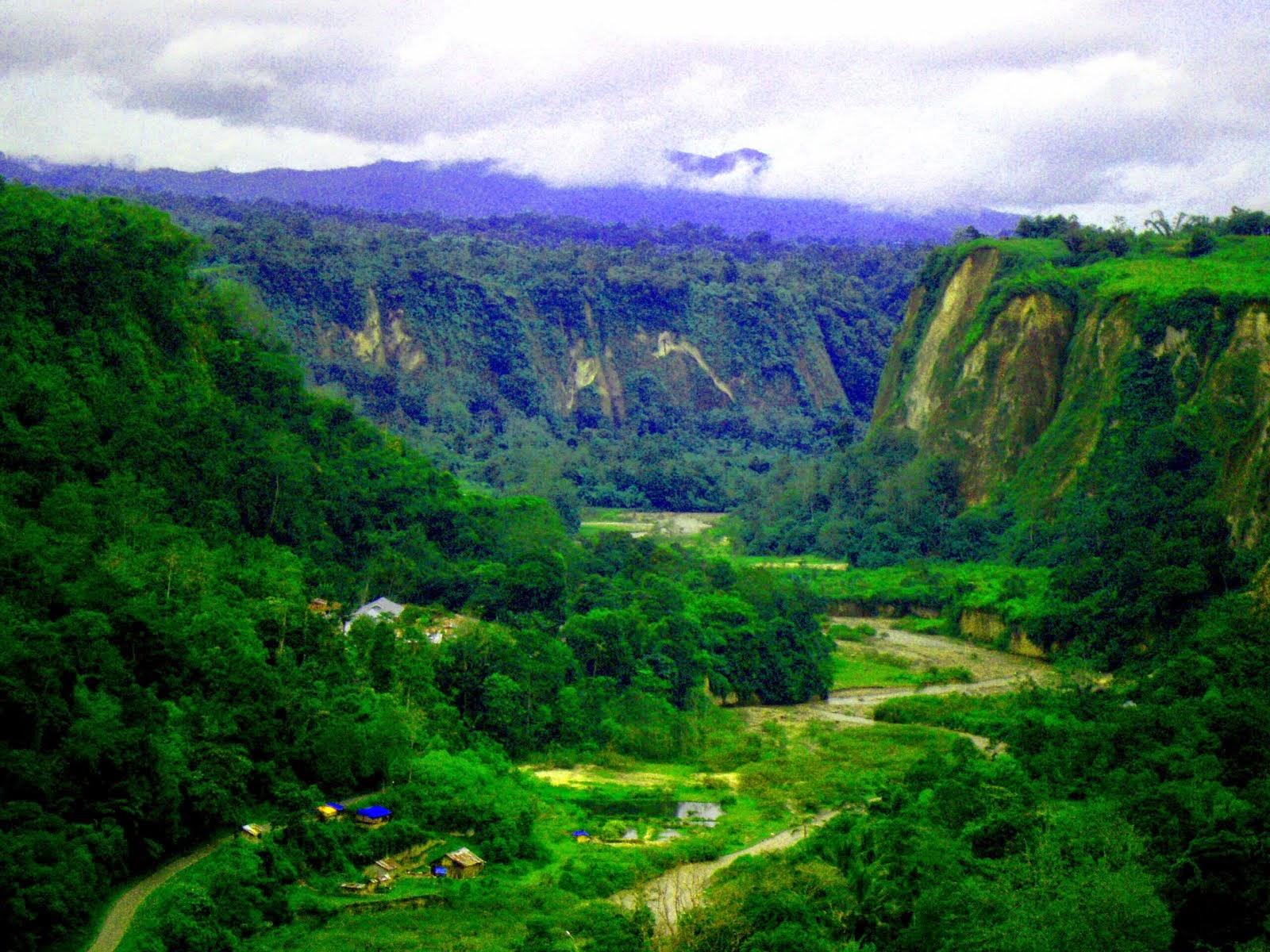 Tempat Wisata di Sumatra Barat, Keindahan Alam dan Sejarah