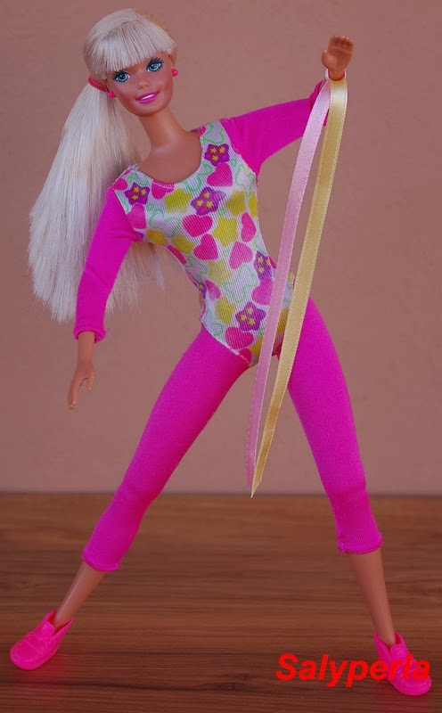 barbie articulada gimnasta