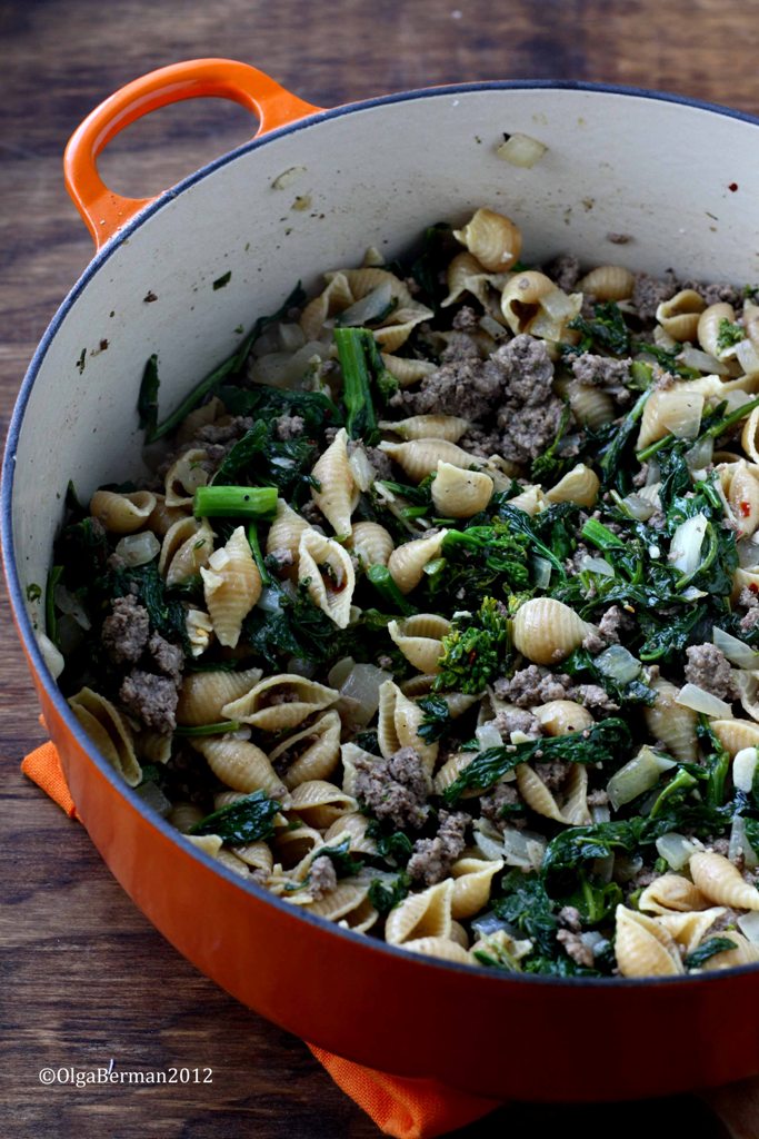 Mango & Tomato Ground Lamb with Whole Wheat Shells, Broccoli Rabe