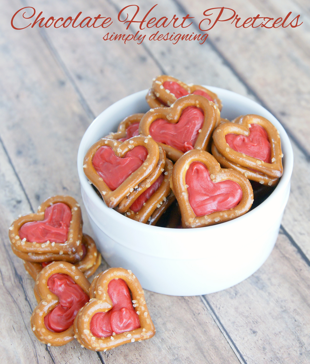 Chocolate Heart Pretzels | a simple and tasty chocolate and pretzel Valentine's Day treat | #recipe #valentinesday #heart #chocolate