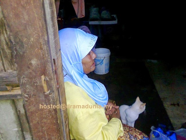 Sedih....Kudrat Nenek Tua Cuci Pinggan Dengan Upah RM3 Sehari Di Mersing