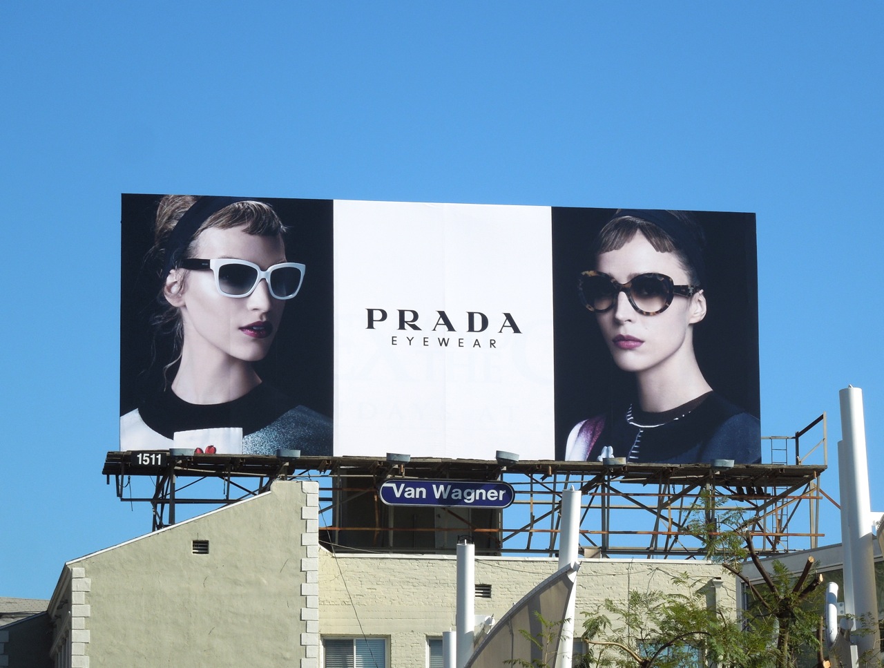 http://4.bp.blogspot.com/-wn2HAZb7hyI/UQM3Ud8keWI/AAAAAAAA_eY/ooe_rAHpNRU/s1600/prada+eyewear+2013+billboard.jpg