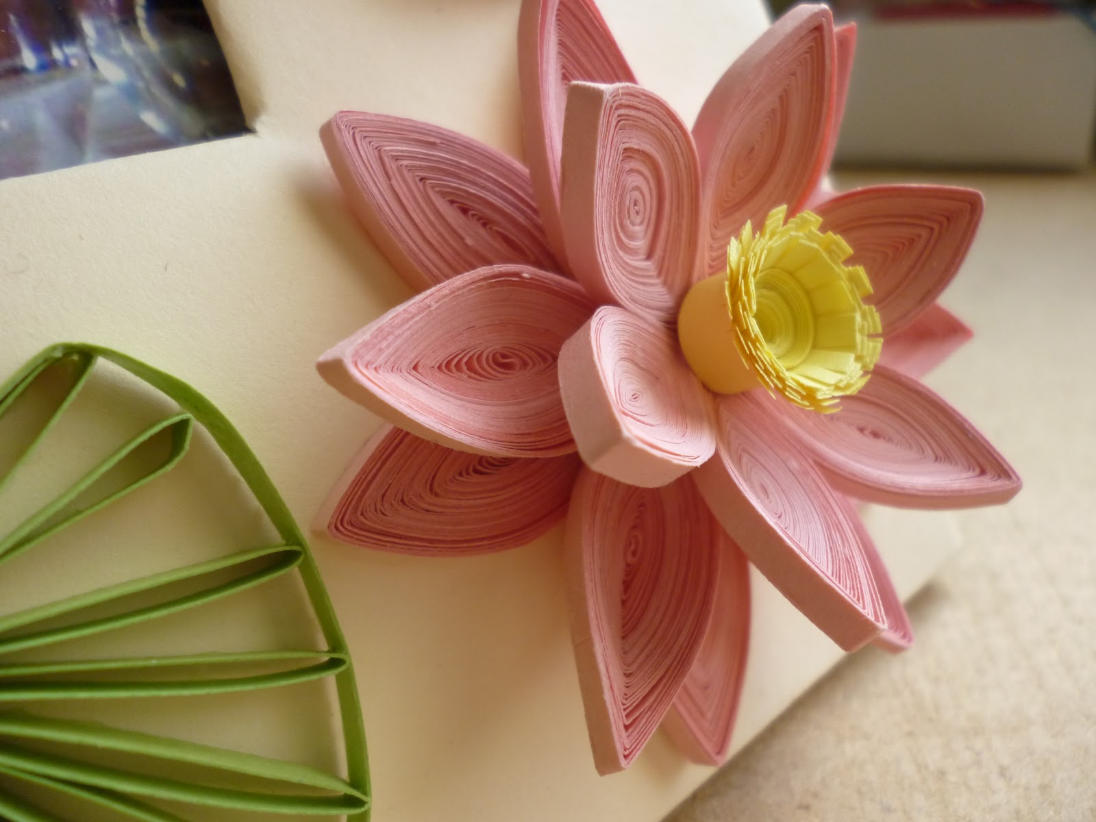Papírvilág quilling képkeret tavirózsával / quilled water lily on