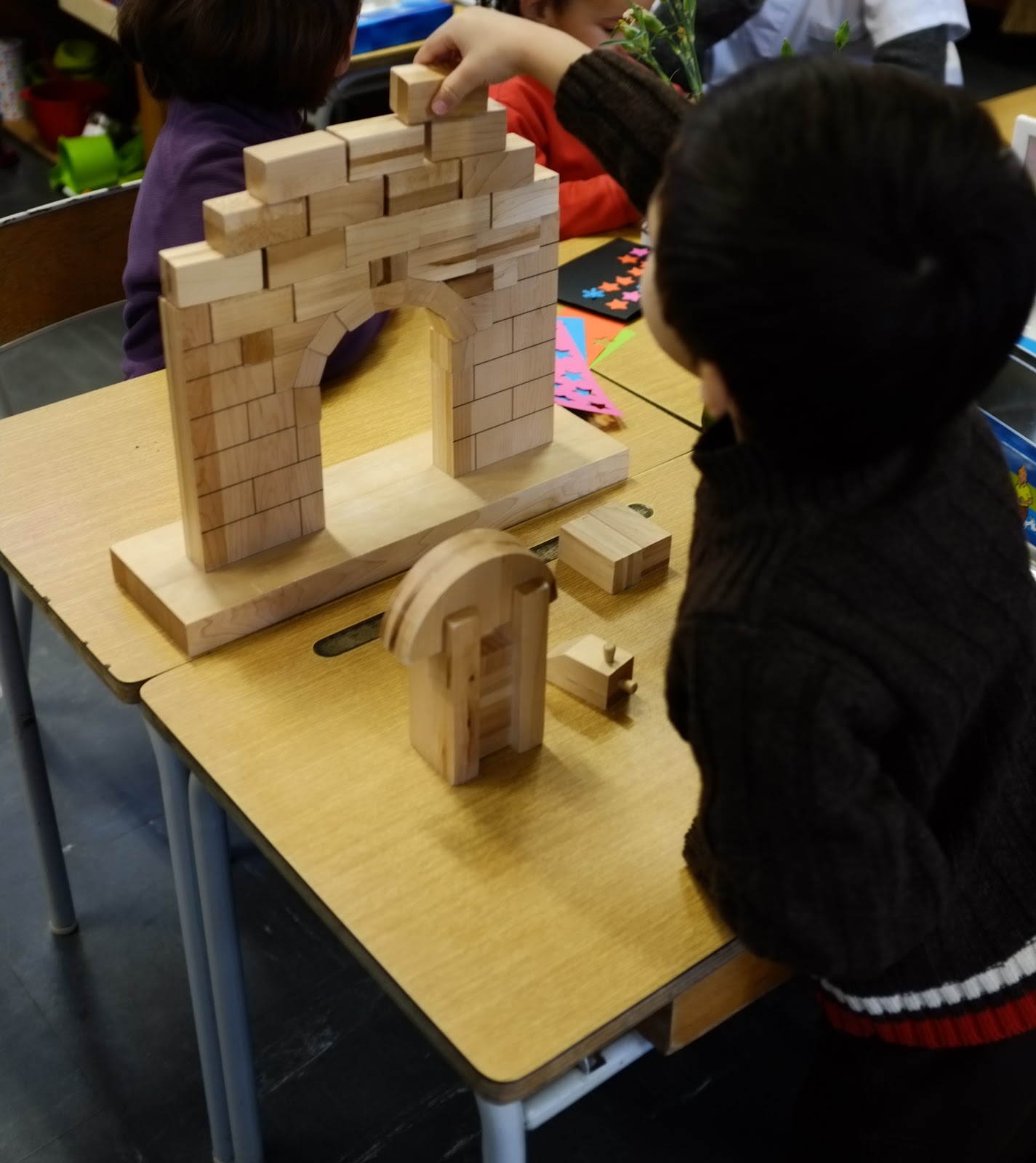 Arche romane en bois Montessori - Matériel Montessori - jeux