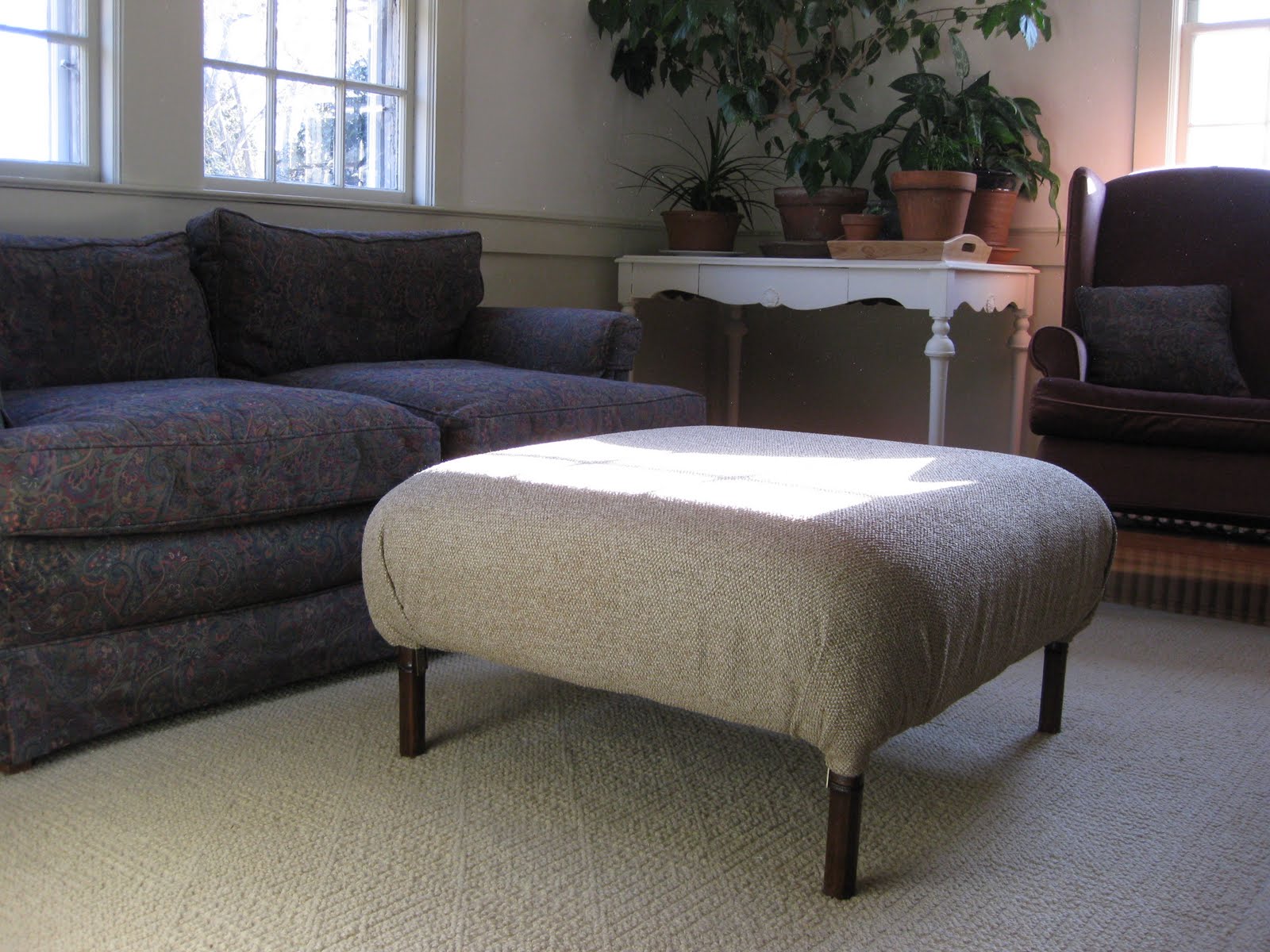 Good Better Nest: Coffee Table Turns Ottoman