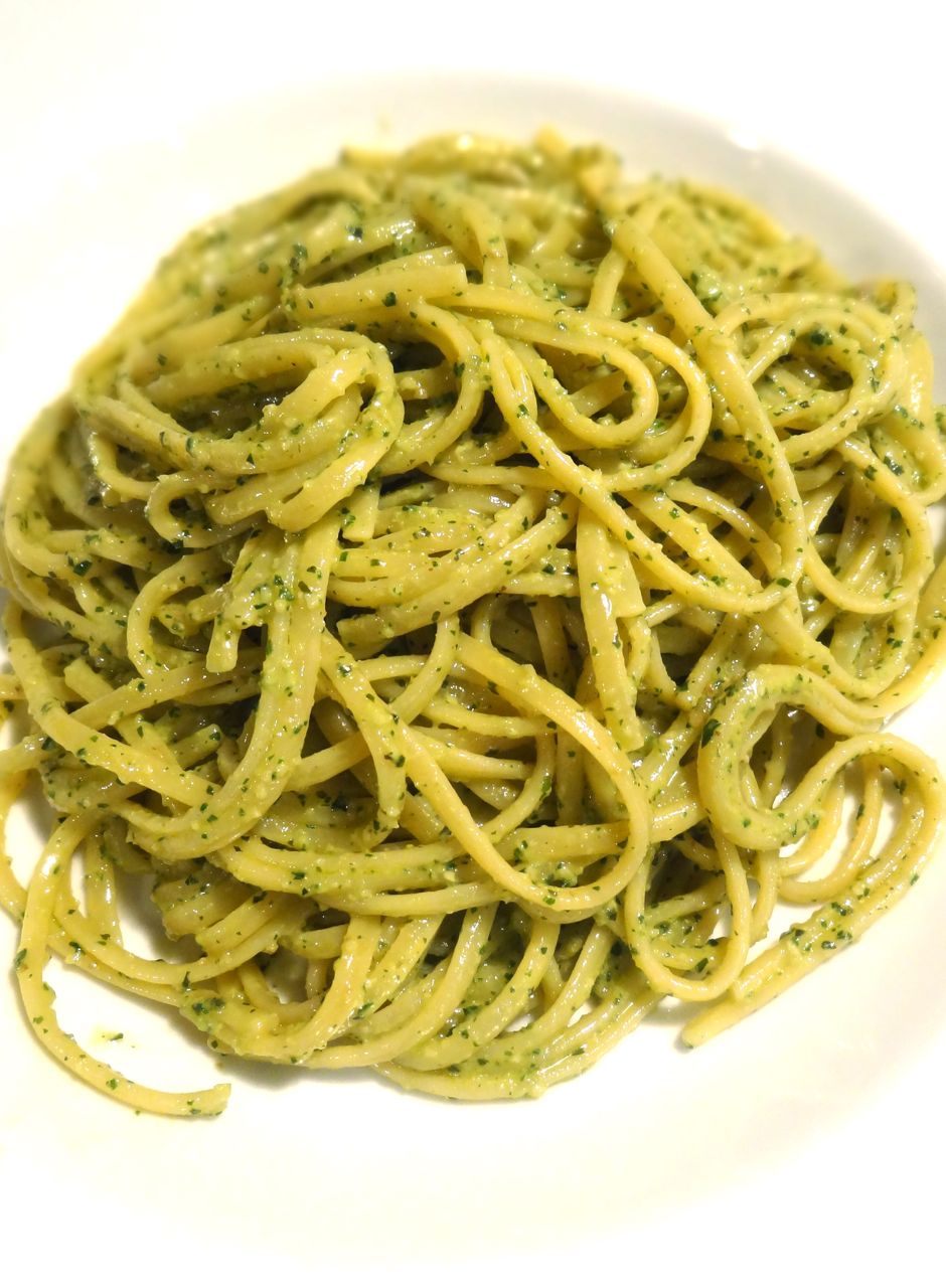 Scrumpdillyicious Silver Palate Linguine with Basil & Walnut Pesto