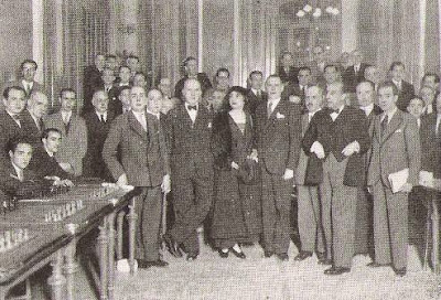  Alekhine y su esposa, con todos los miembros de la FEDA en Madrid en 1935