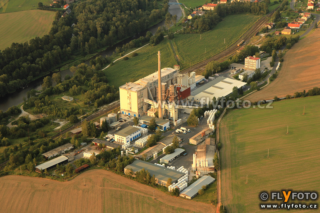 FLyFOTO letecká fotografie a video Velké Hydčice