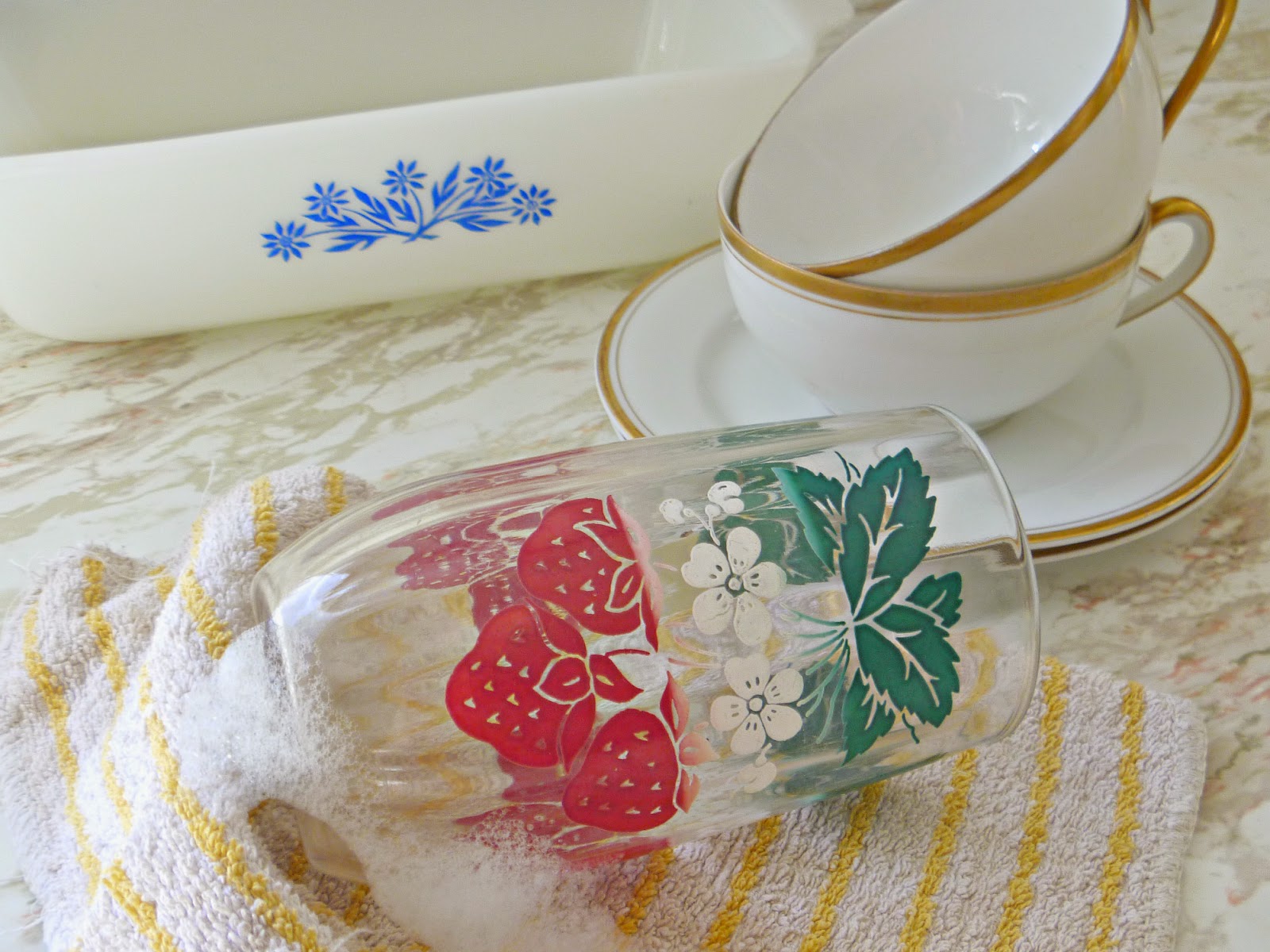 Etsy Vintage Team How to Clean Vintage Pottery & Dinnerware