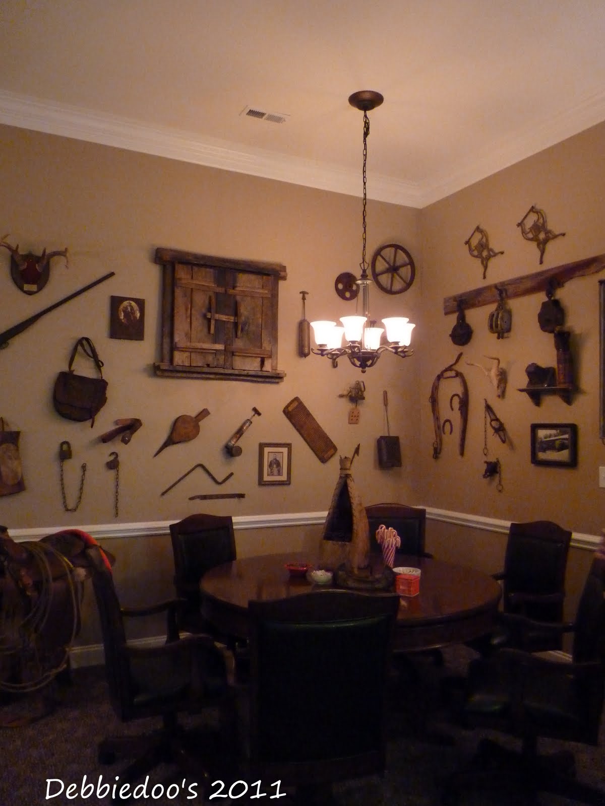 Debbiedoo's Rustic wall art {gallery wall ideas}