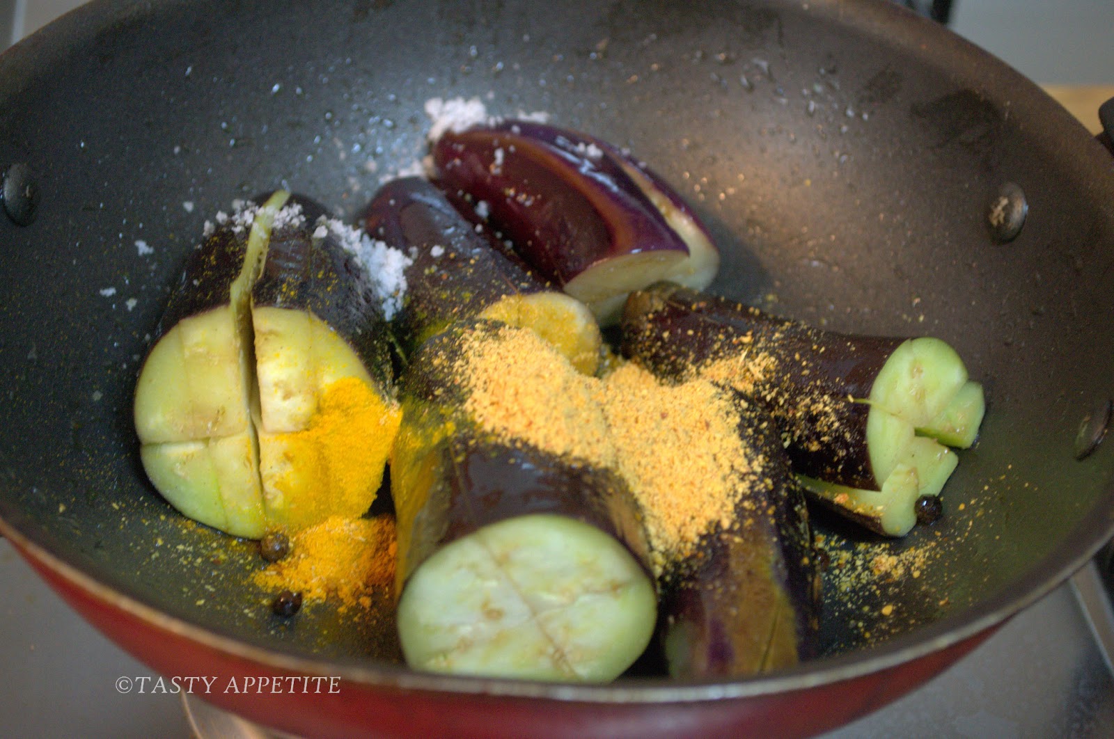 How to make Biryani Kathirikkai / Tangy Brinjal Gravy / An ideal side