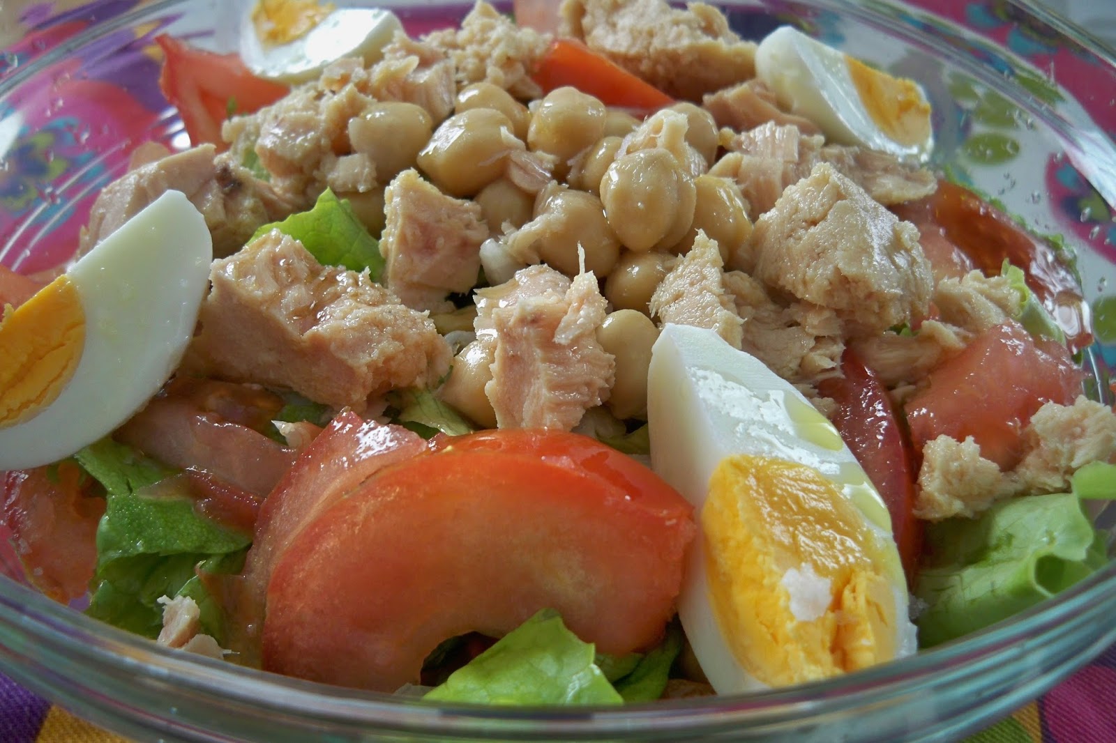 Gastronomía de la mía Ensalada con garbanzos y atún