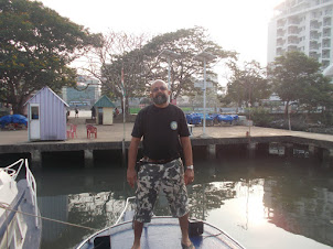 A leisure ride on tourist boat "Advance".