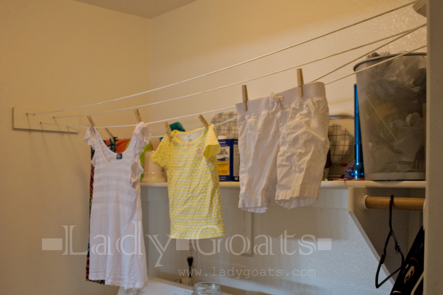 Lady Goats: Free (or Very Cheap) DIY Indoor Clothesline
