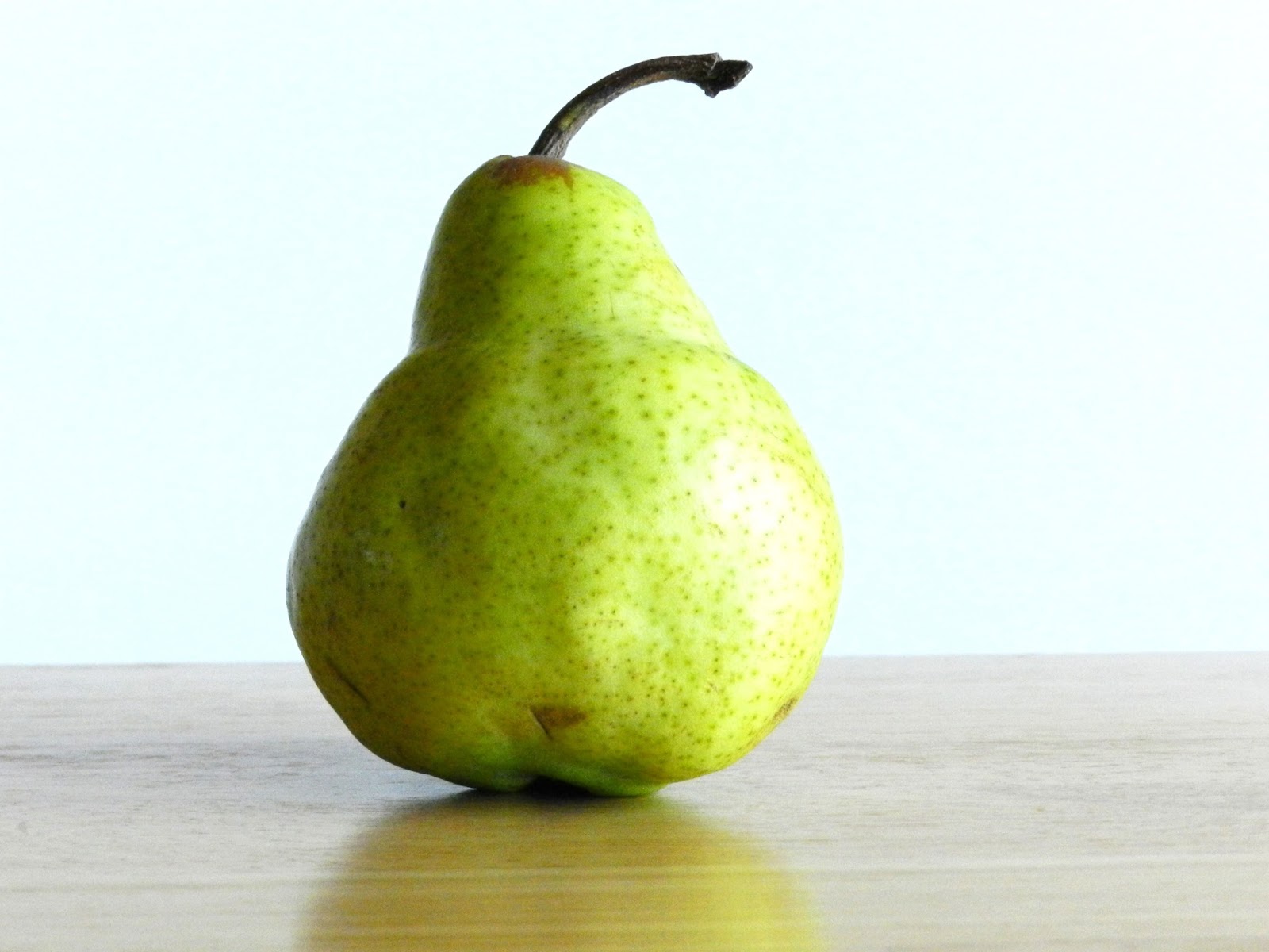Step 1: Looking at an actual pear, or a pear picture, draw a light outline ...