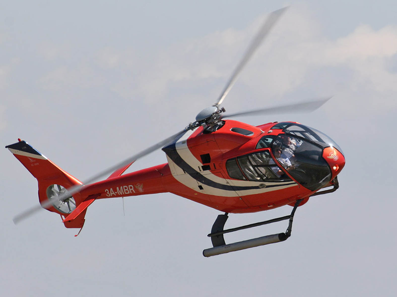 http://4.bp.blogspot.com/-wsHPNFHAPog/UDHmD82lr-I/AAAAAAAAHrY/4bmCp2H6LtM/s1600/Eurocopter+EC+120+Wallpapers+3.jpg