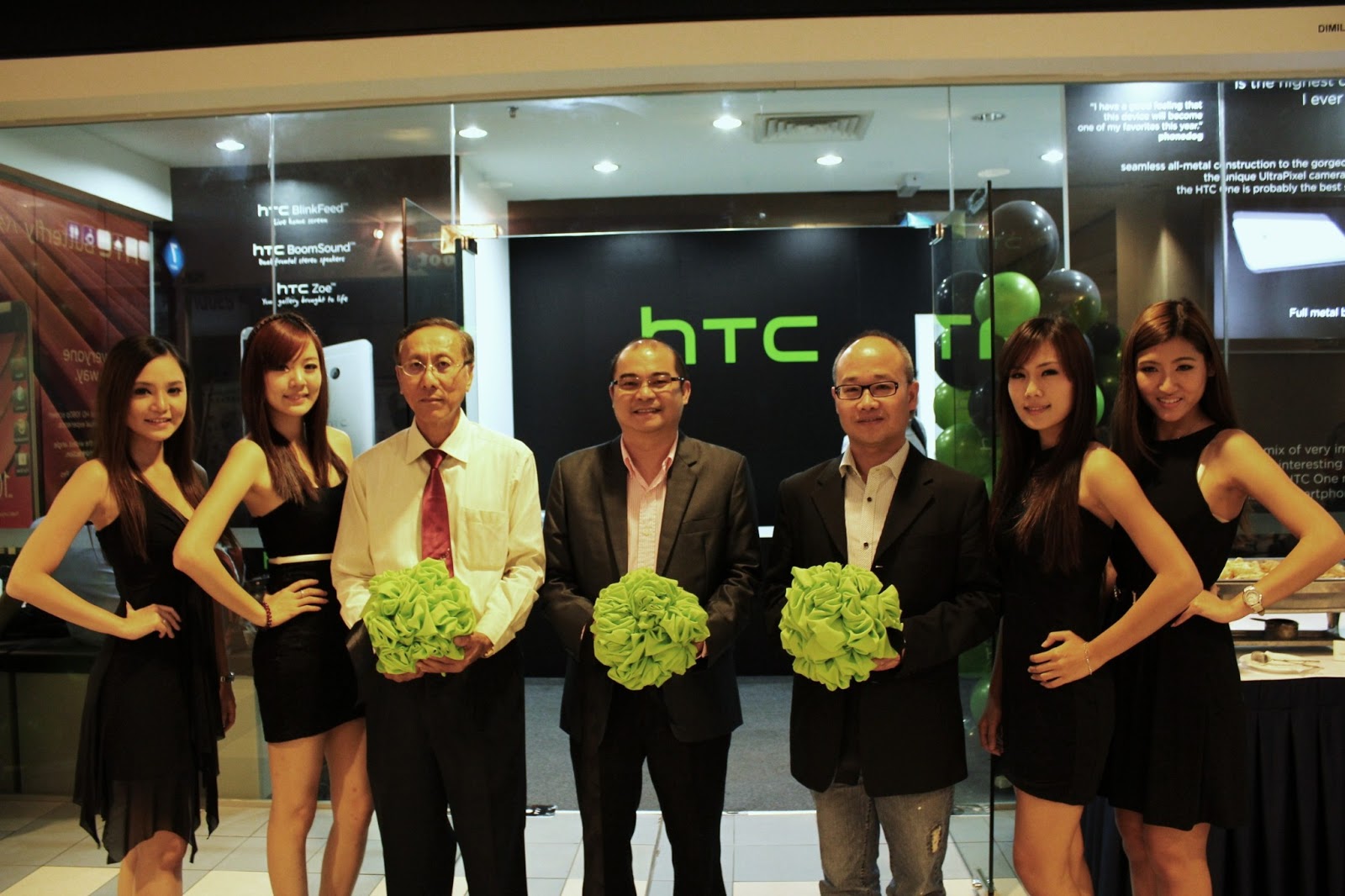 Htc Malaysia Opens New Service Center At Berjaya Times Square Nikel Khor Papago Kaki