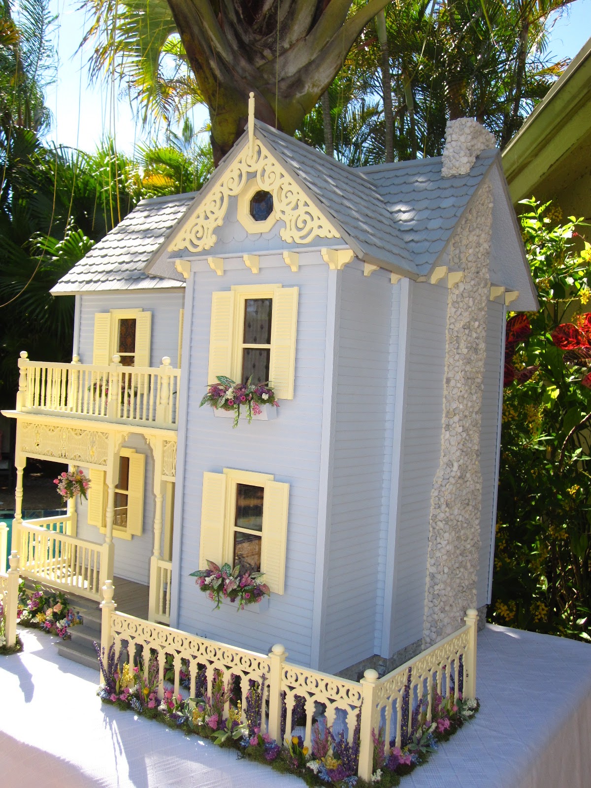 dollhouse gingerbread trim