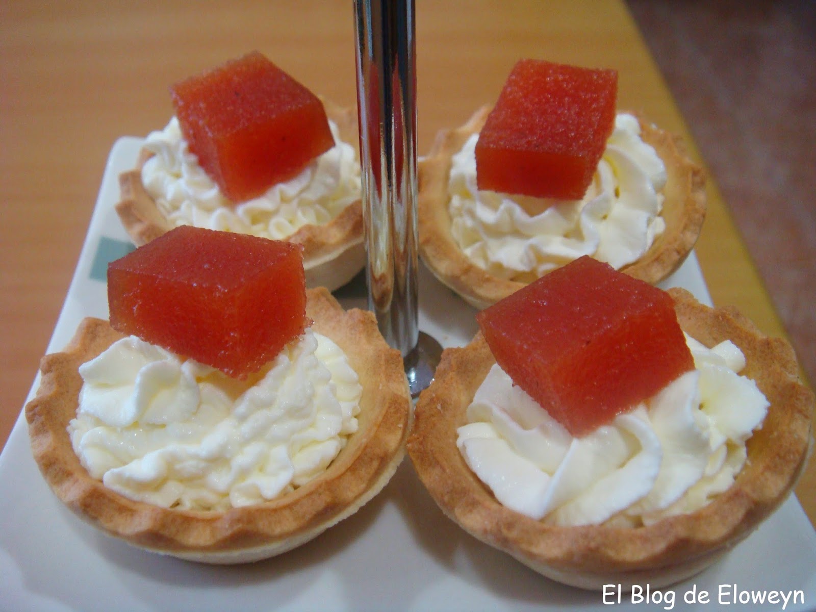 Canapés De Membrillo Y Queso
