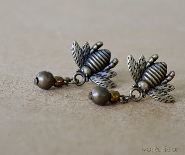 WobiSobi Dainty Bee Earrings, DIY.