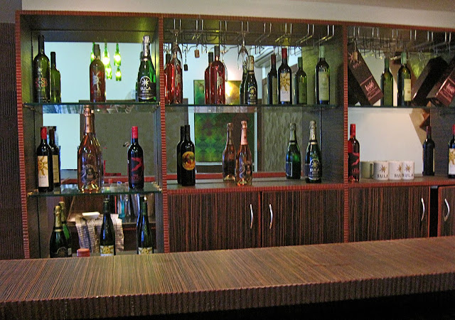 wine bar at Sula