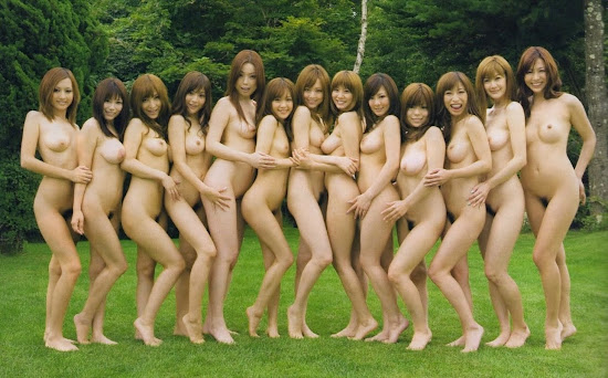 japonesas de peitões e peitinhos peladas