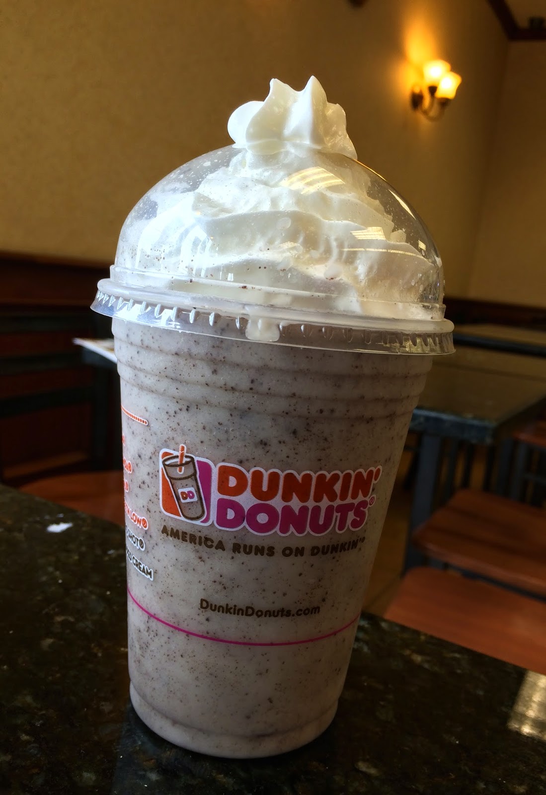 Oreo Vanilla Bean Coolatta From Dunkin' Donuts / ダンキンドーナツのオレオ バニラビーン