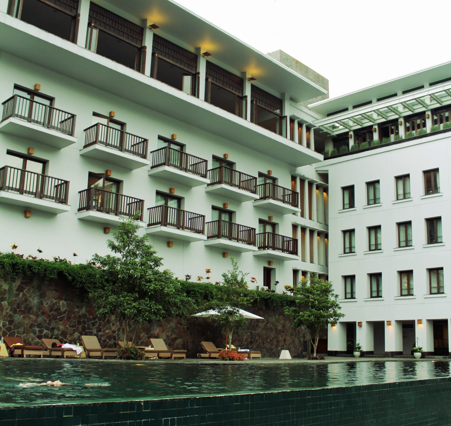 Roy Pardomuan Lumban Raja: Bandung December 2012 - Padma Hotel