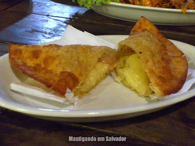 Santo Antônio Botequim: Pastel de Queijo Santo Antônio Botequim: Pastel de Queijo