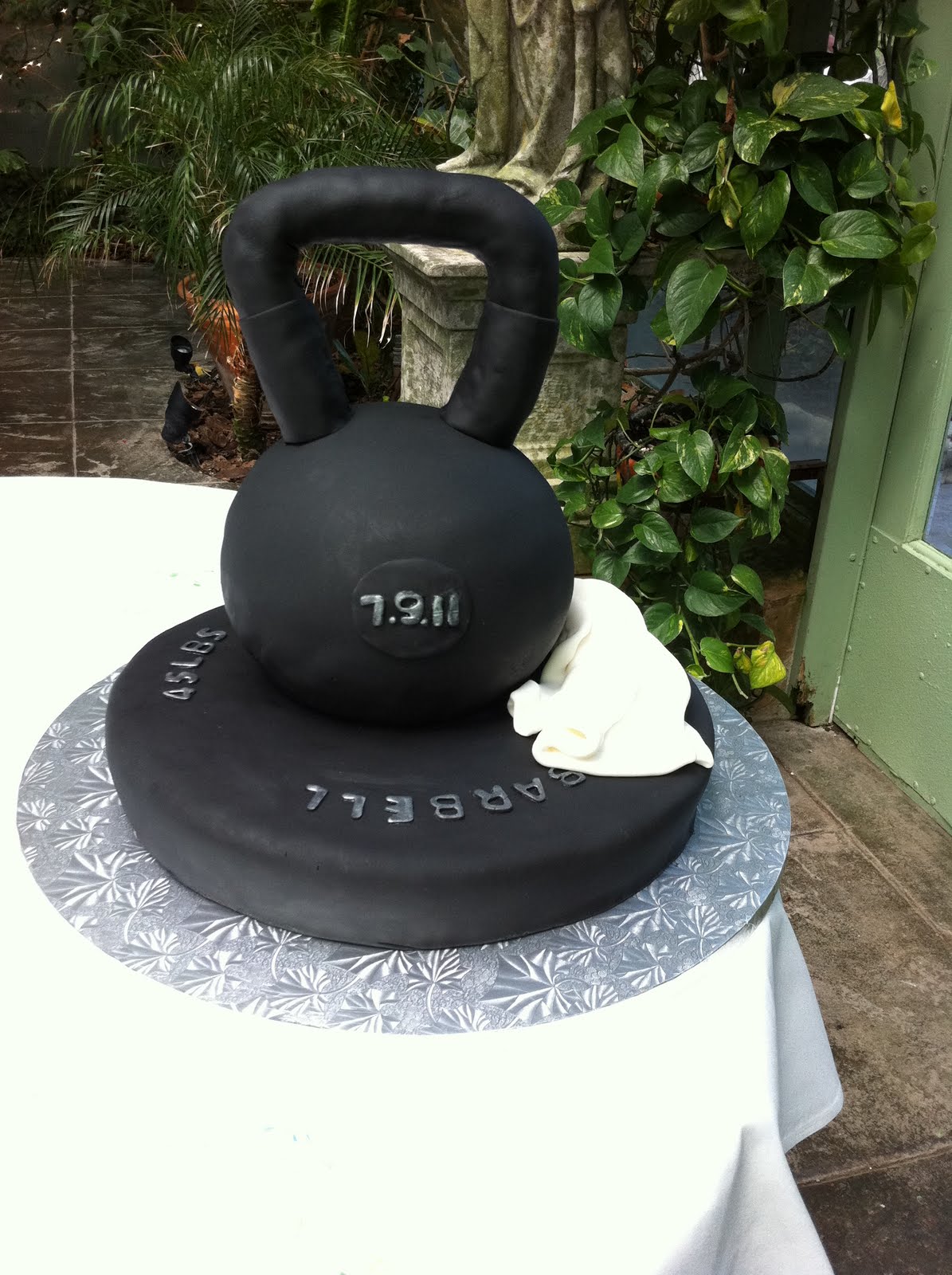 Scottie's Cakes Kettlebell Groomscake