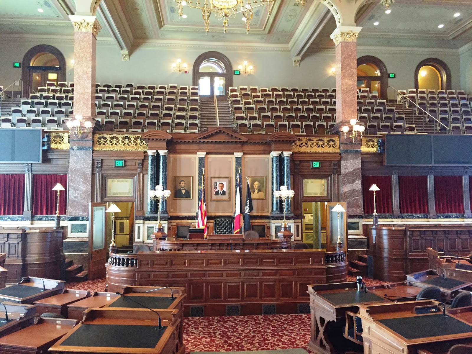 Souvenir Chronicles DES MOINES, IOWA STATE CAPITOL BUILDING INTERIOR