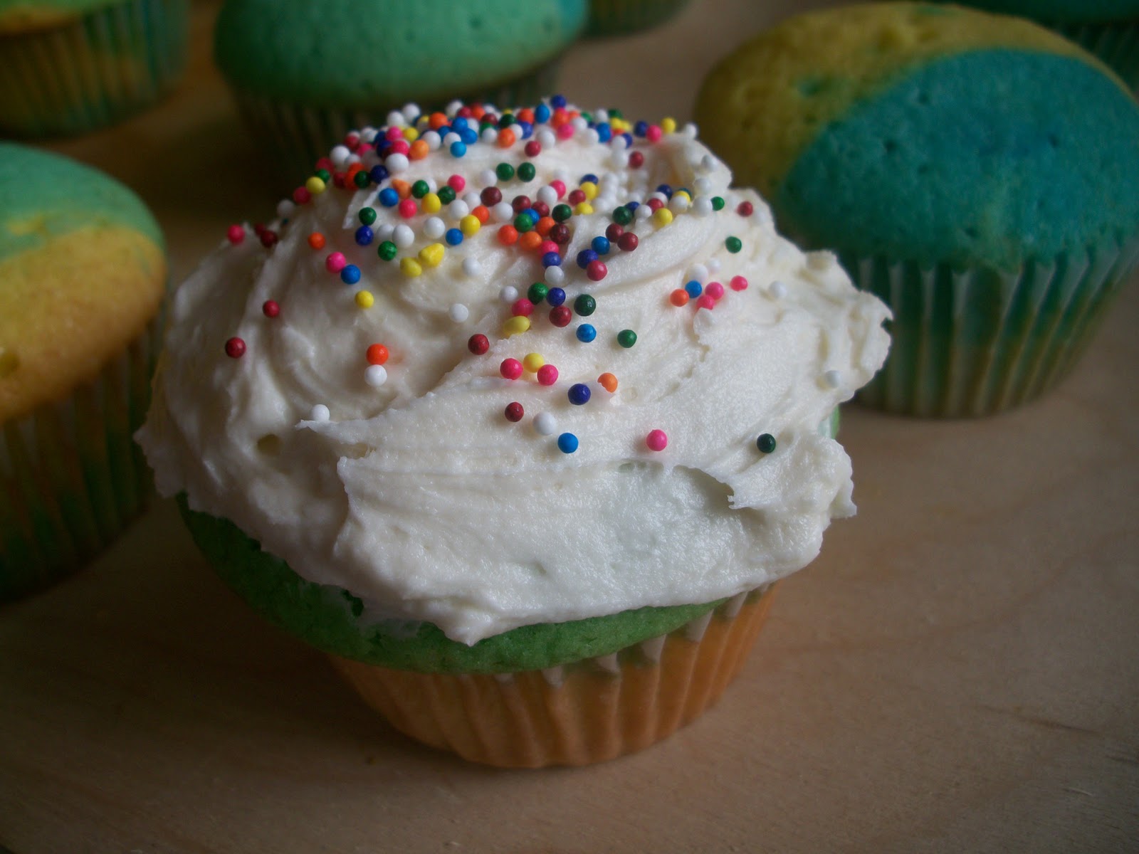 Teenage Cake Boss Rainbow Cupcakes with Buttercream Frosting